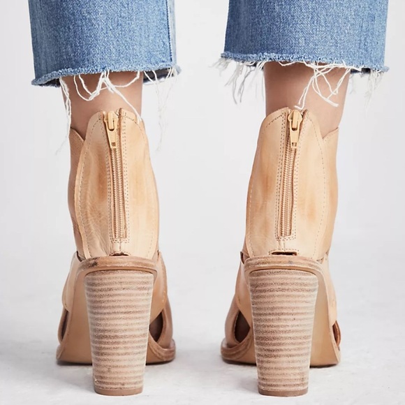 Free People Phoenix Heel Boot Bootie Open Toe Brown
Leather Neutral Size EUR 38 - Picture 4 of 14